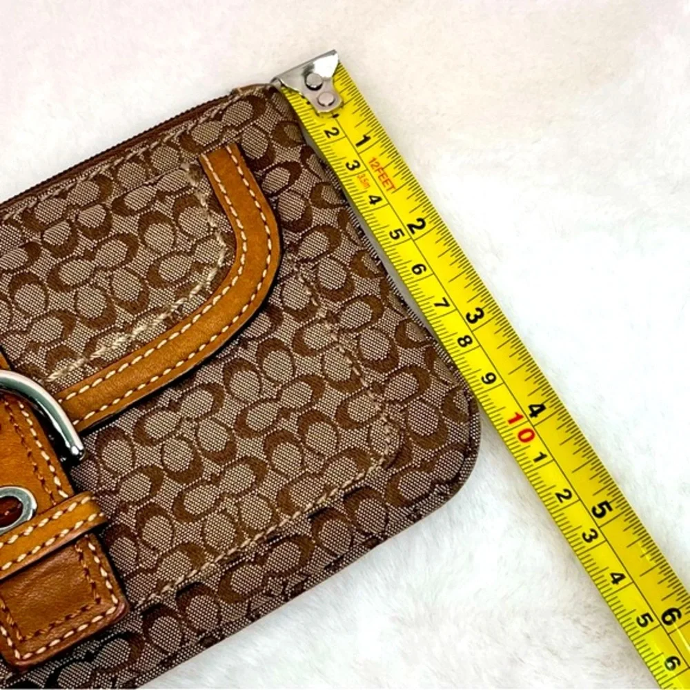 Coach Wristlet Brown Jacquard Signature Two Pockets Buckle Front - Picture 15 of 16